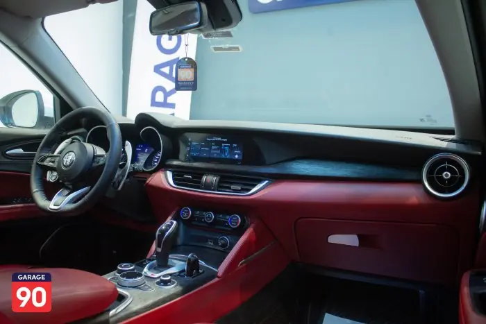 Alfa Romeo Stelvio 2021 - صورة 13