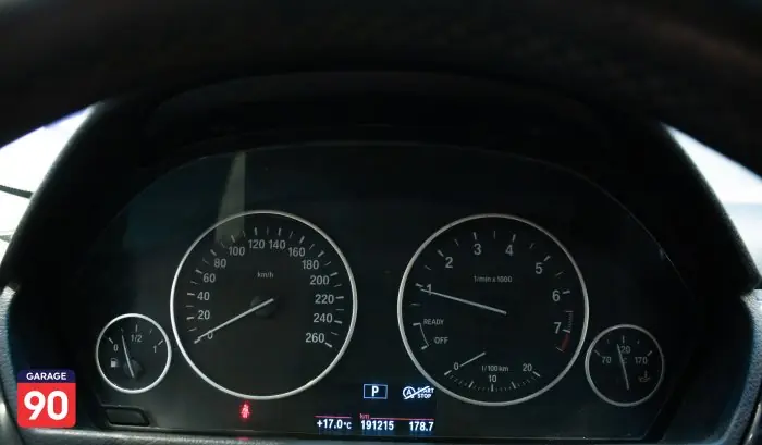 bmw 318i 2016 - صورة 11