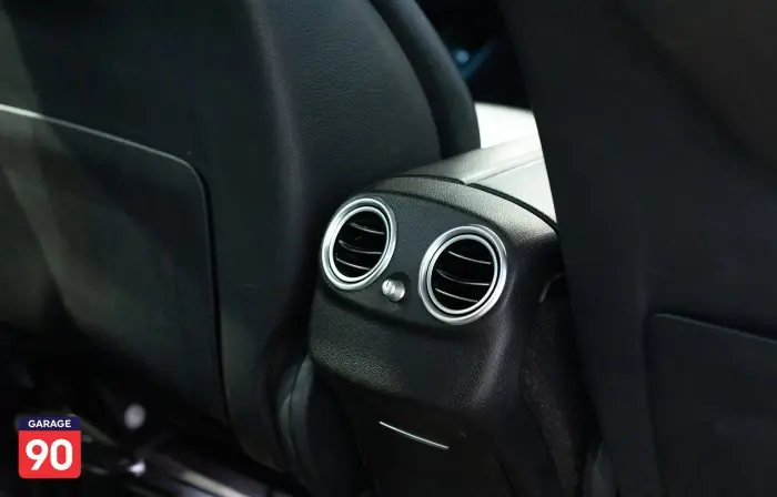 Mercedes-Benz E200 2020 - صورة 16