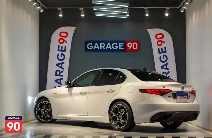 Alfa Romeo Giulia 2022 - صورة 6
