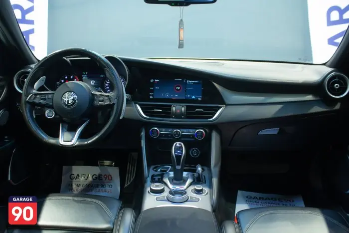 Alfa Romeo Giulia 2022 - صورة 12