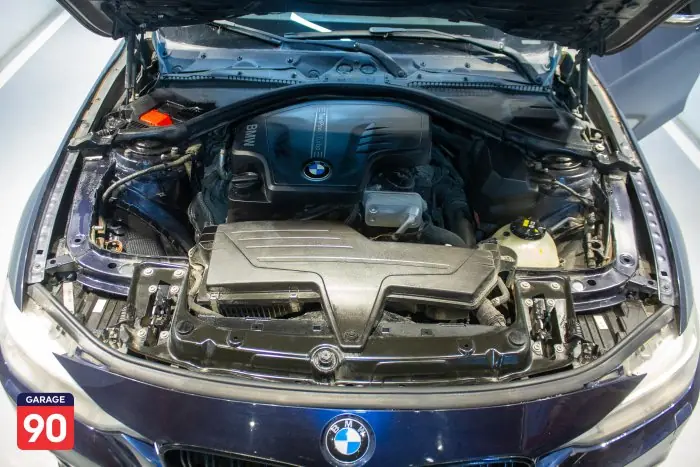 bmw 320i 2015 - صورة 9