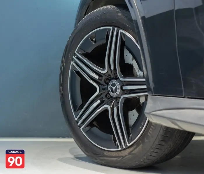 Mercedes-Benz GLC300 2024 - صورة 9