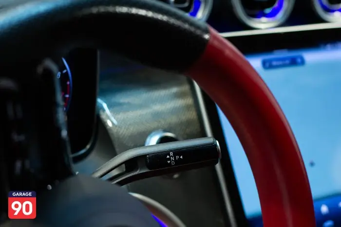 Mercedes-Benz GLC300 2024 - صورة 15