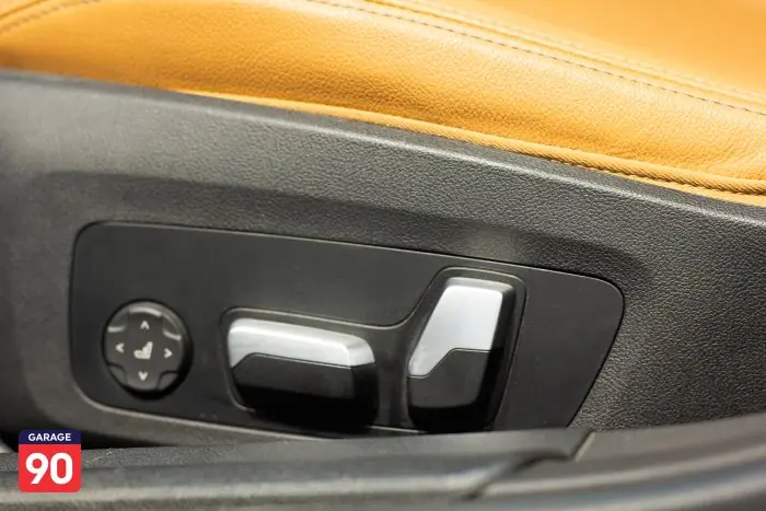 bmw 320i 2024 - صورة 18