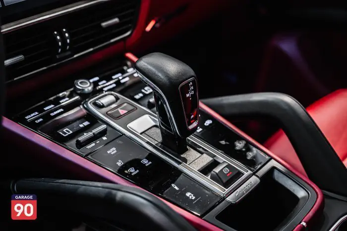 Porsche Cayenne 2023 - صورة 14