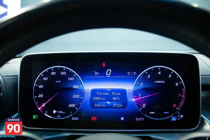 Mercedes-Benz C180 2023 - صورة 14