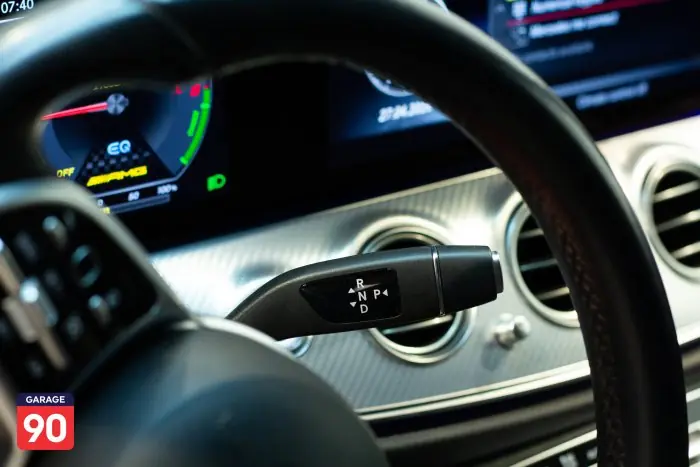 Mercedes-Benz E300e 2020 - صورة 15