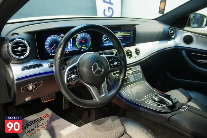 Mercedes-Benz E300e 2020 - صورة 12