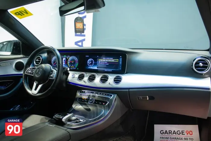 Mercedes-Benz E300e 2020 - صورة 10