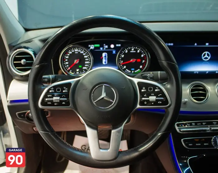 Mercedes-Benz E200 2020 - صورة 14