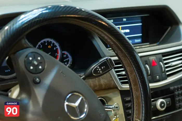 Mercedes-Benz E300 2010 - صورة 14