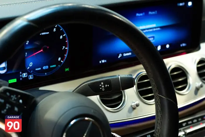 Mercedes-Benz E200 2021 - صورة 15