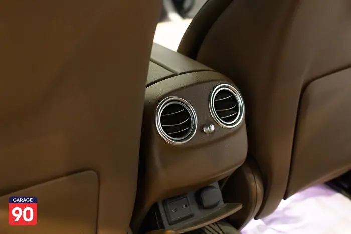 Mercedes-Benz E200 2021 - صورة 16