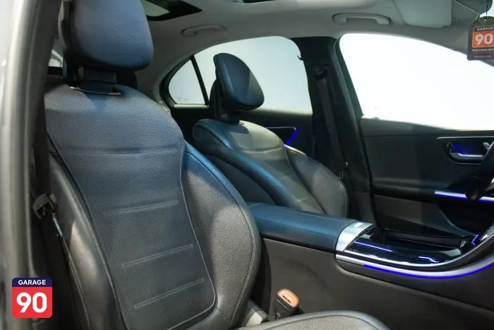 Mercedes-Benz C200 2022 - صورة 19