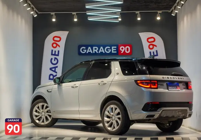 Land Rover Discovery S Dynamic Wakeel 2020 - صورة 5