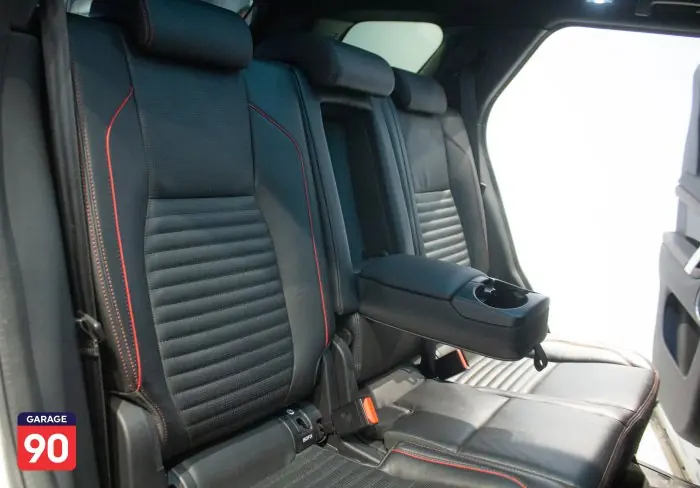 Land Rover Discovery S Dynamic Wakeel 2020 - صورة 20