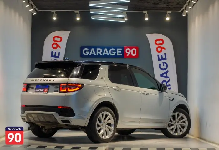 Land Rover Discovery S Dynamic Wakeel 2020 - صورة 6