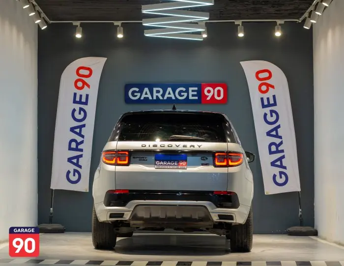 Land Rover Discovery S Dynamic Wakeel 2020 - صورة 4