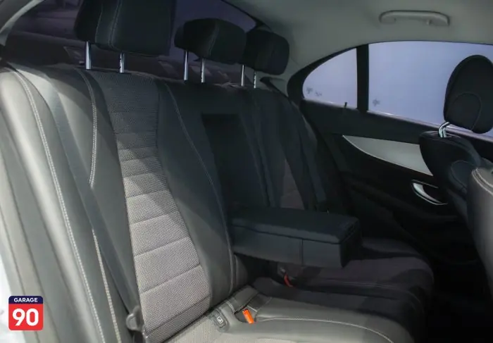 Mercedes-Benz E200 2022 - صورة 20
