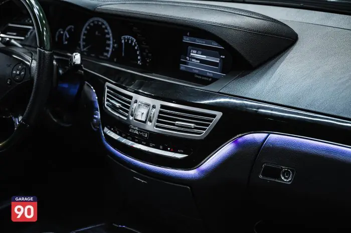 Mercedes-Benz  2010 - صورة 14