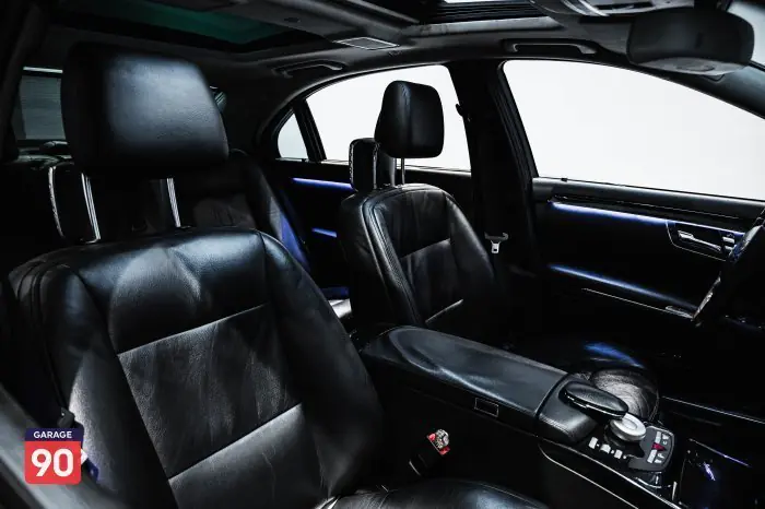 Mercedes-Benz  2010 - صورة 15