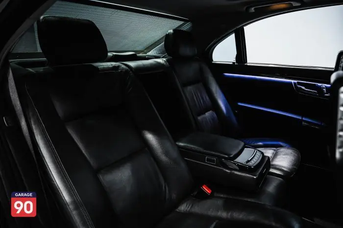 Mercedes-Benz  2010 - صورة 16