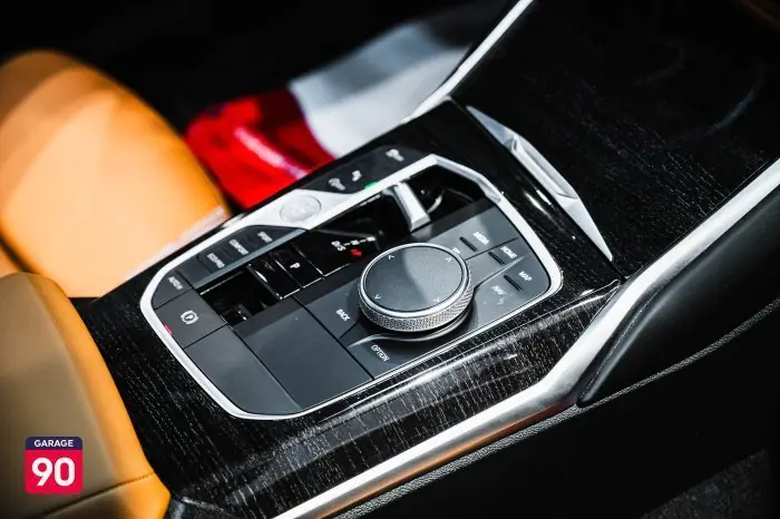 bmw 320i 2023 - صورة 16