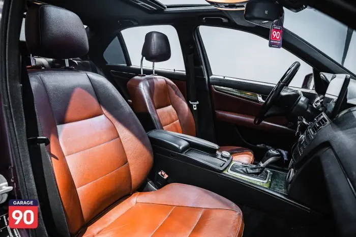 Mercedes-Benz  2011 - صورة 18