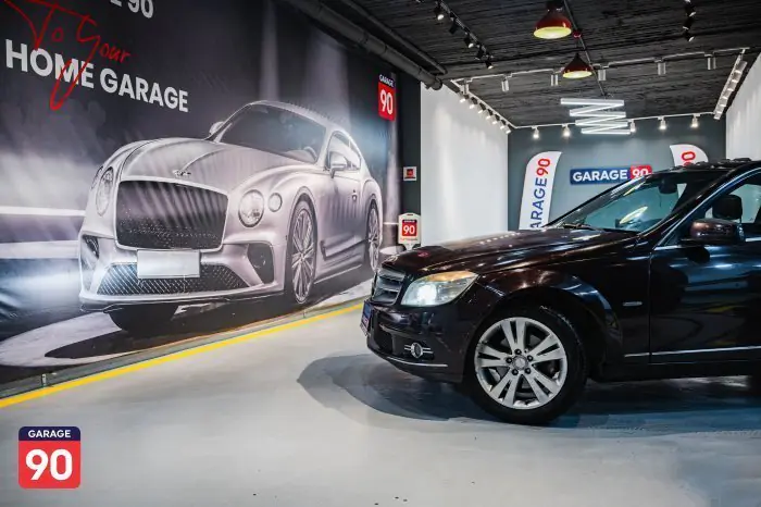 Mercedes-Benz  2011 - صورة 11