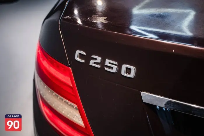 Mercedes-Benz  2011 - صورة 9