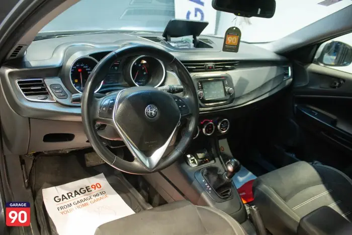 Alfa Romeo Giulietta Wakeel 2020 - صورة 11