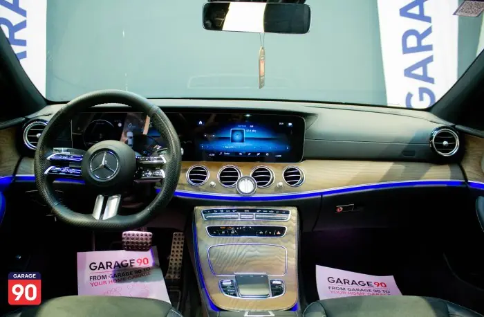 Mercedes-Benz E200 2023 - صورة 13