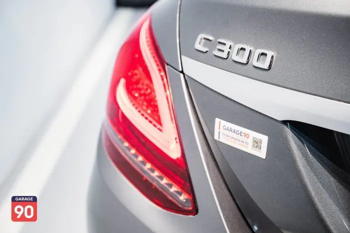 Mercedes-Benz C300 2020 - صورة 9