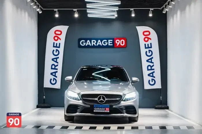 Mercedes-Benz C300 2020