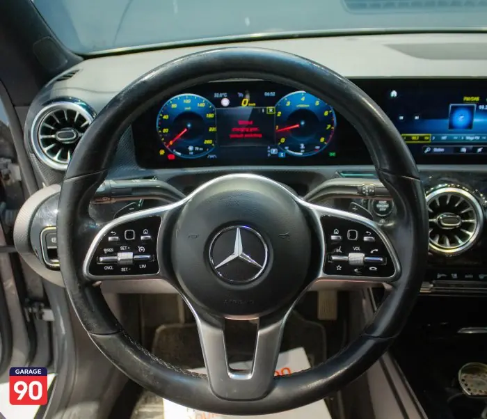 Mercedes-Benz CLA180 2022 - صورة 14