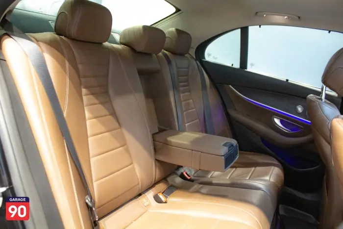 Mercedes E180 Aventguard Plus Wakeel 2019 - صورة 20