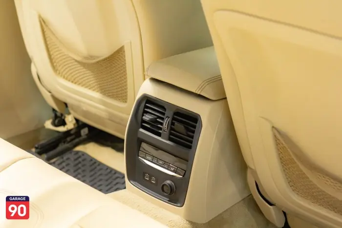 bmw 320i 2020 - صورة 16