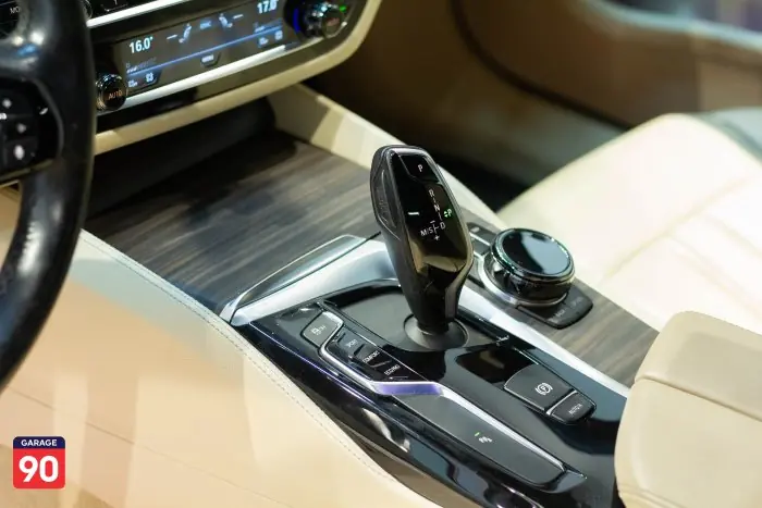 bmw 520i 2020 - صورة 15