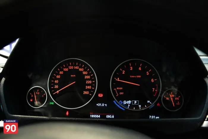 Bmw 318 Luxury Wakeel 2018 - صورة 15