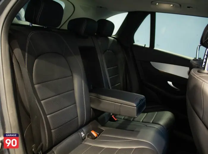 Mercedes Glc200 Amg Wakeel 2021 - صورة 19