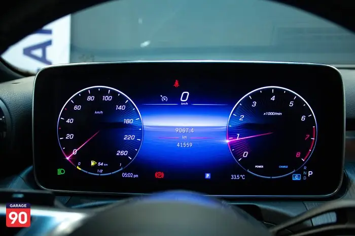 Mercedes-Benz C180 2023 - صورة 15