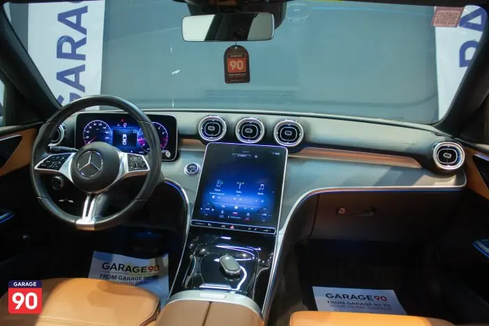 Mercedes-Benz C180 2023 - صورة 11