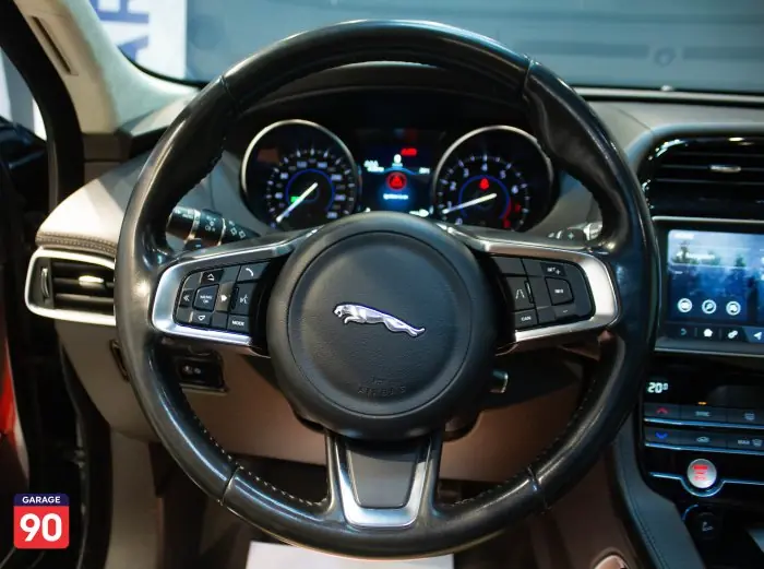 Jaguar F Pace Prestige Wakeel 2019 - صورة 13
