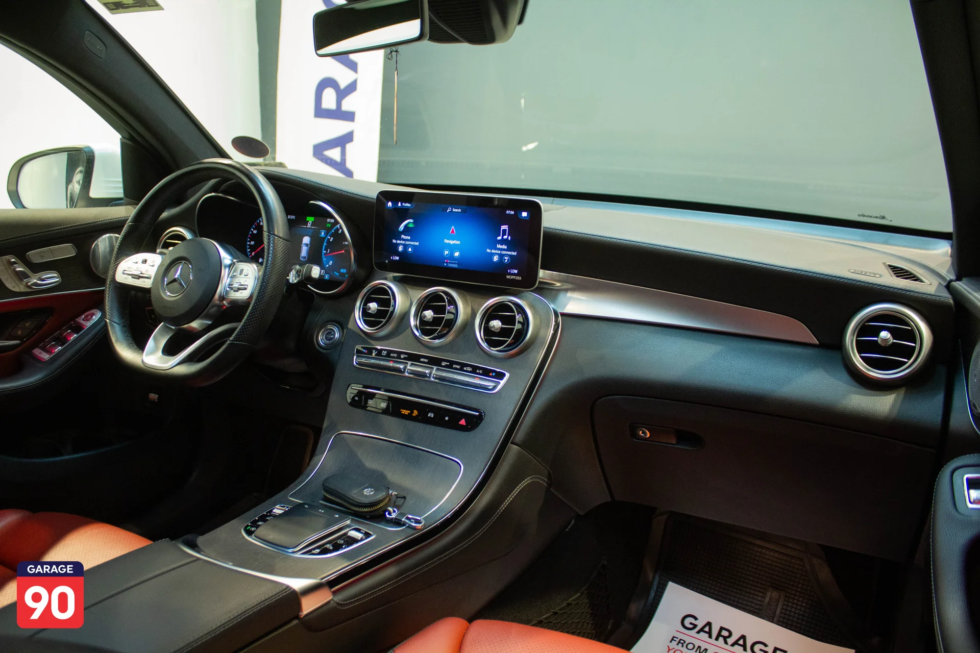 Mercedes GLC300 AMG import 2020 - صورة 11