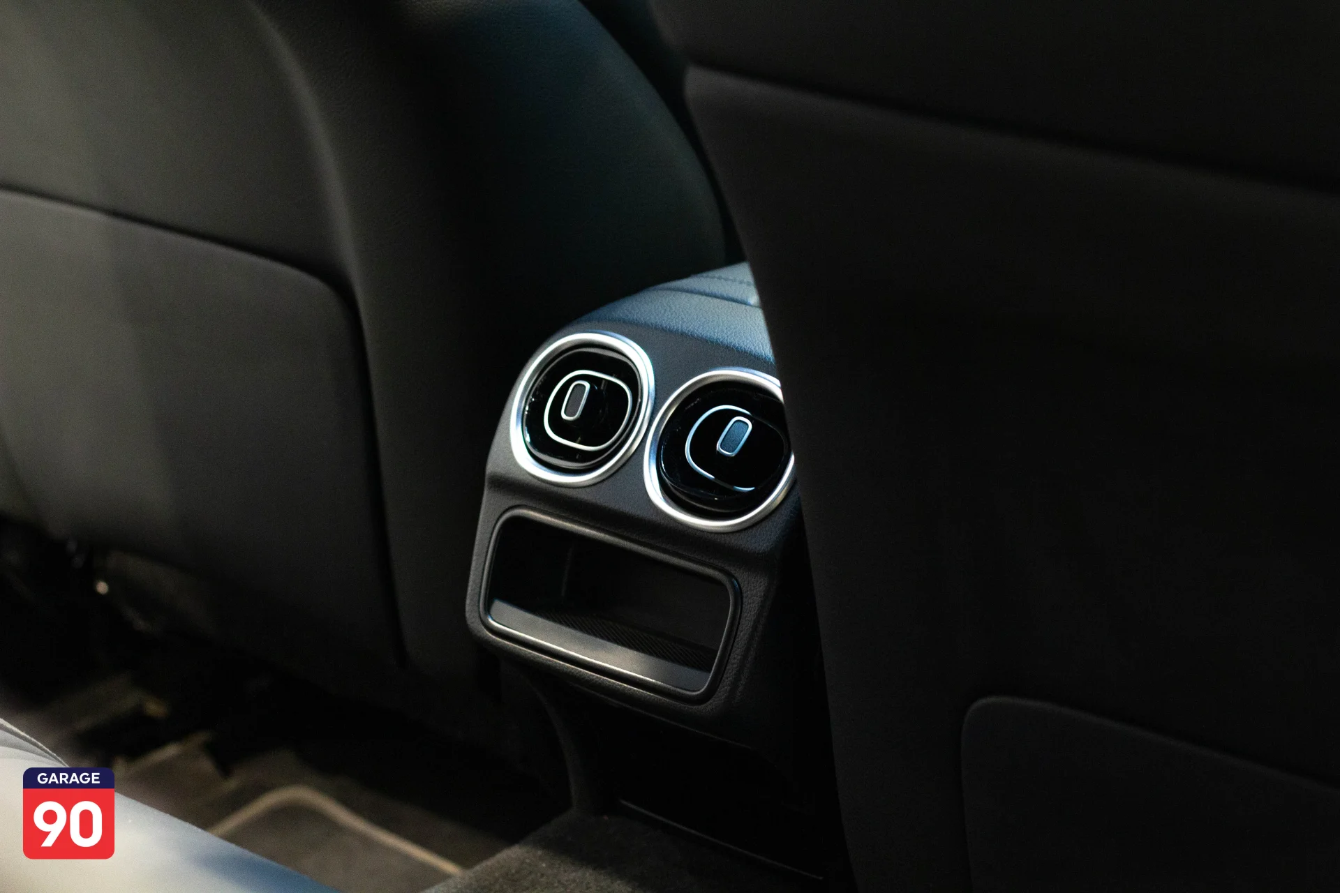 Mercedes C200 AMG Import 2023 - صورة 16