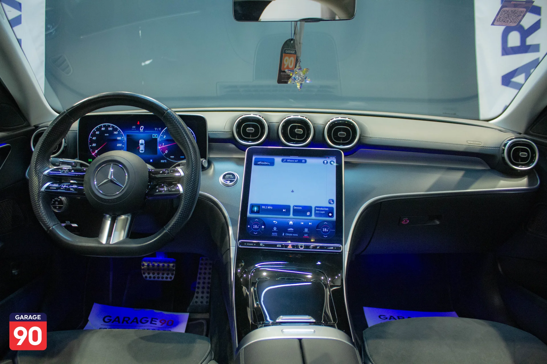 Mercedes C200 AMG Import 2024 - صورة 11