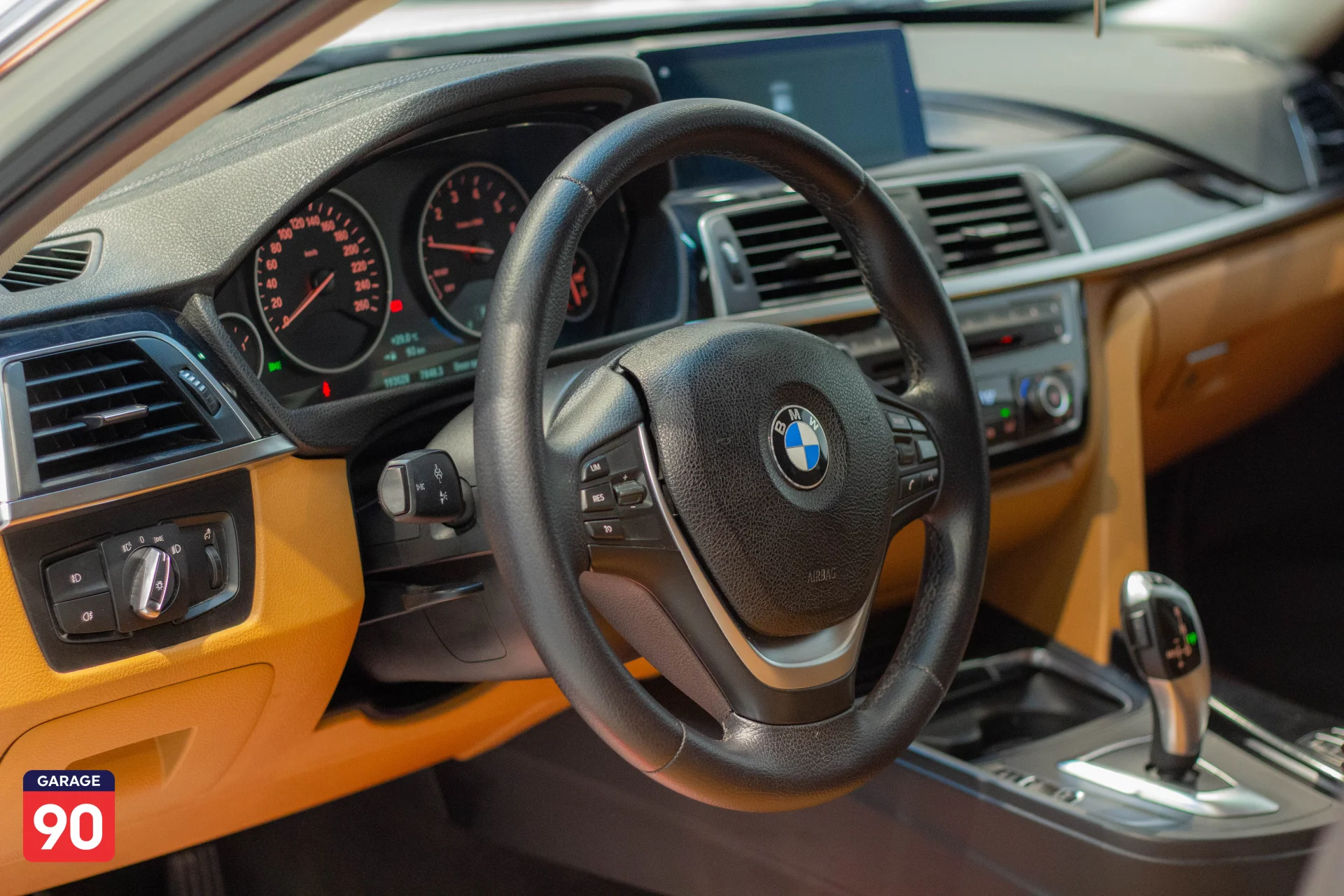 Bmw 318i Luxury Wakeel 2018 - صورة 12