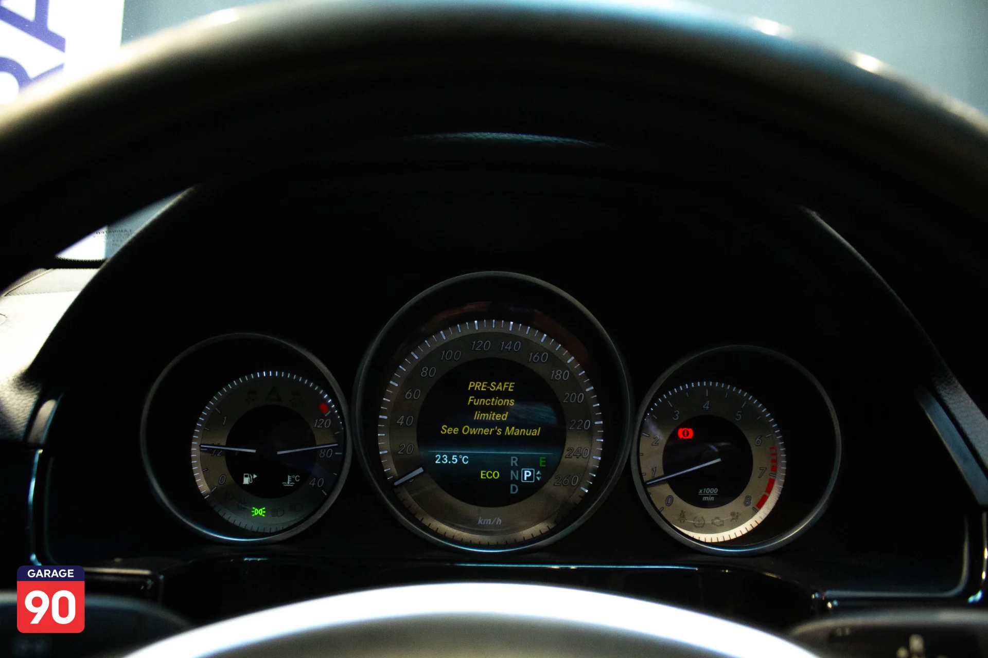 Mercedes E200 Avenguarde Wakeel 2014 - صورة 14