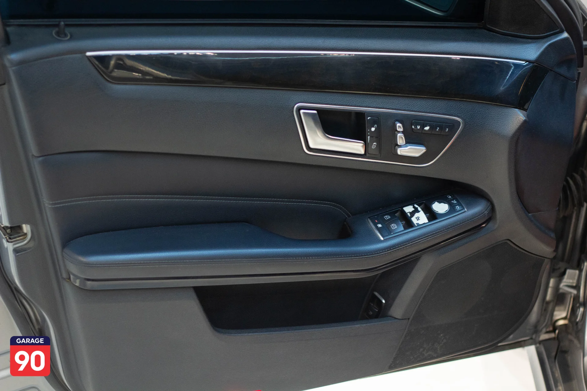 Mercedes E200 Avenguarde Wakeel 2014 - صورة 17